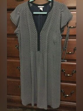 Shell Patterned V-Neck Midi Tie Waist Dress
